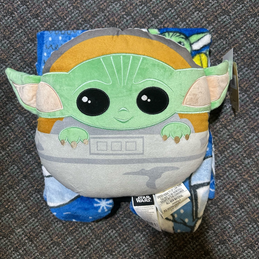 NWT Star Wars blanket and pillow